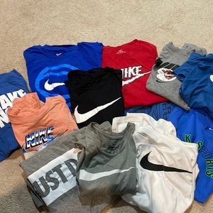 Large lot of Nike shirts youth xl